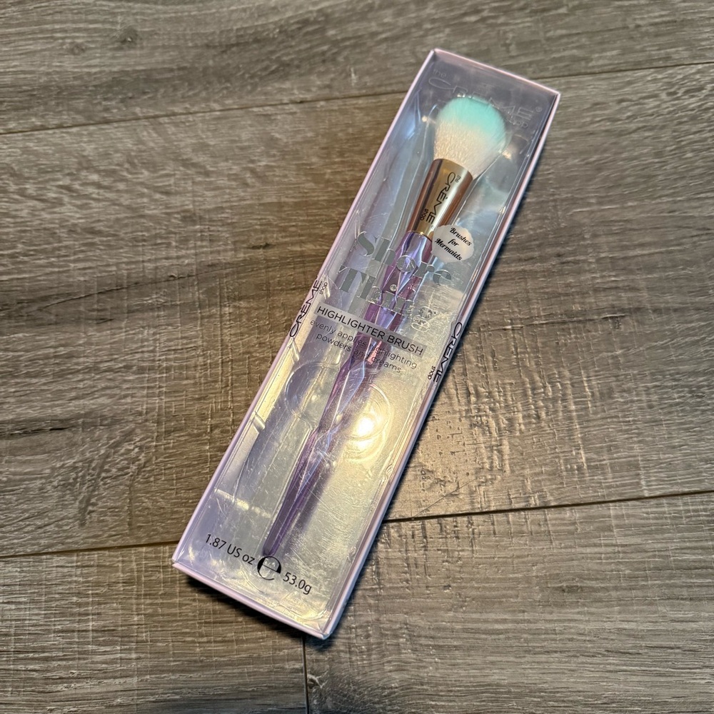 Limited Edition The Creme Shop Shore Thing Unicorn Mermaid Highlighter Brush NIB